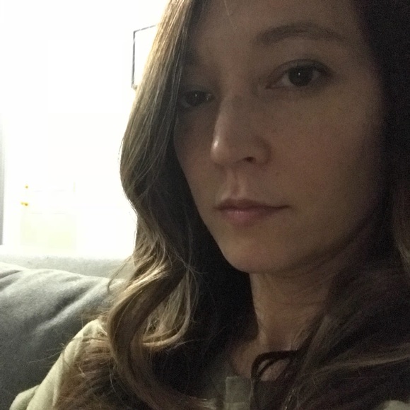 Meet your Posher, Dee - Picture 1 of 8